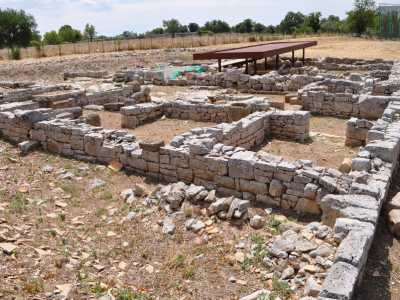 E a un certo punto arriviamo sull'acropoli: si tratta della parte alta dell'abitato, quella destinata ad accogliere gli aristocratici e gli edifici pubblici